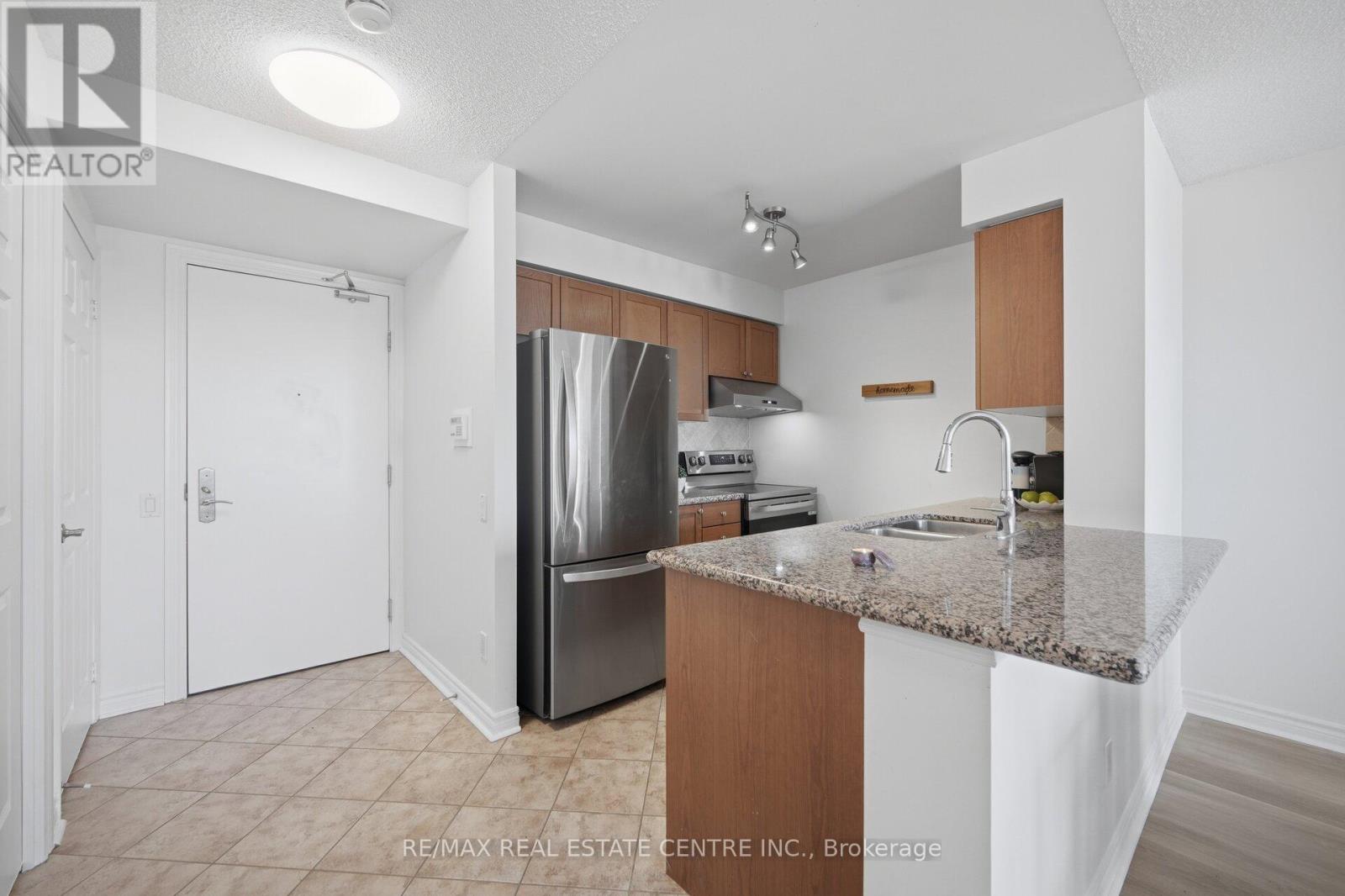 2104 - 61 Town Centre Court, Toronto, Ontario  M1P 5C5 - Photo 12 - E13054080