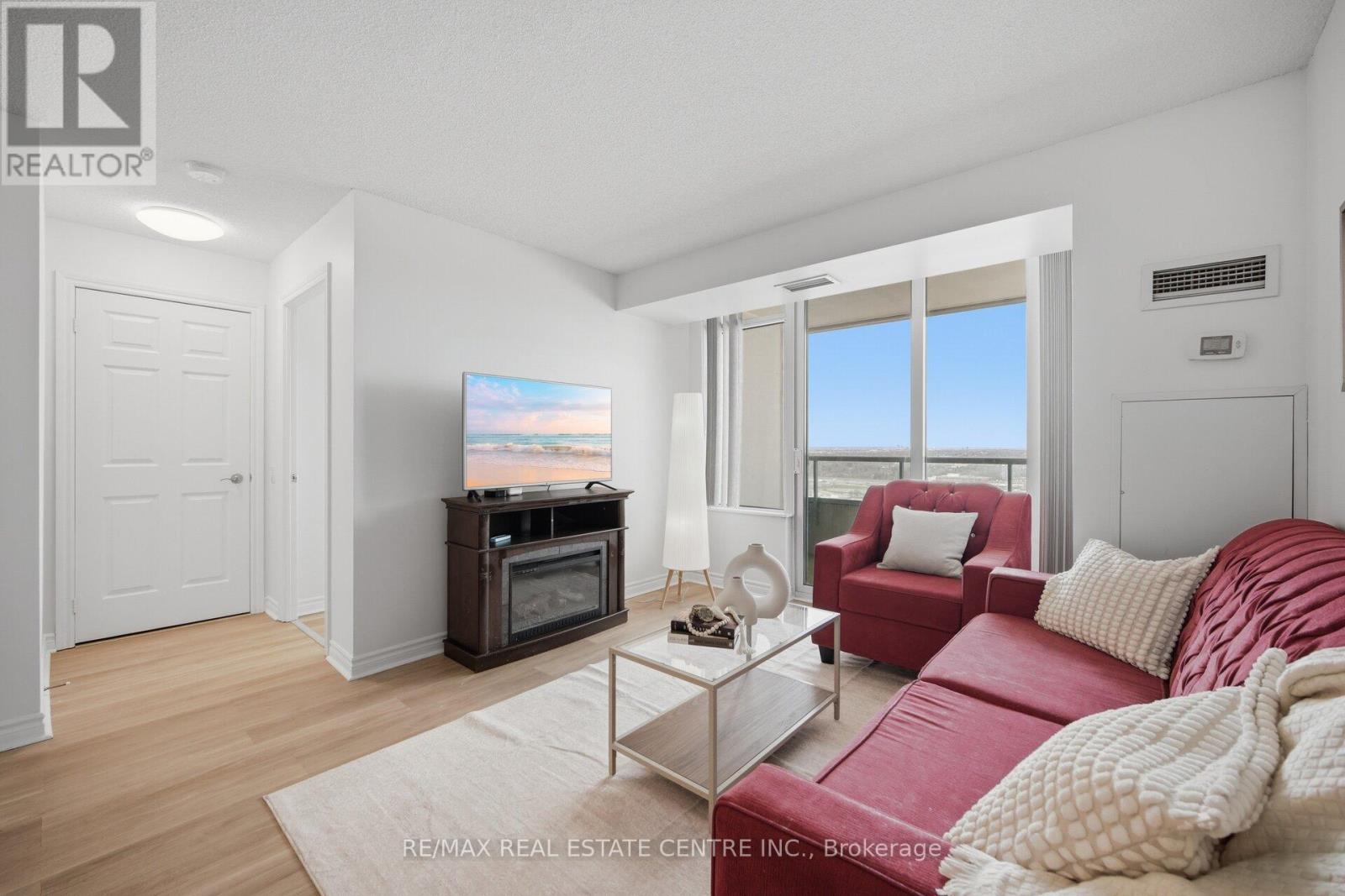 2104 - 61 Town Centre Court, Toronto, Ontario  M1P 5C5 - Photo 7 - E13054080