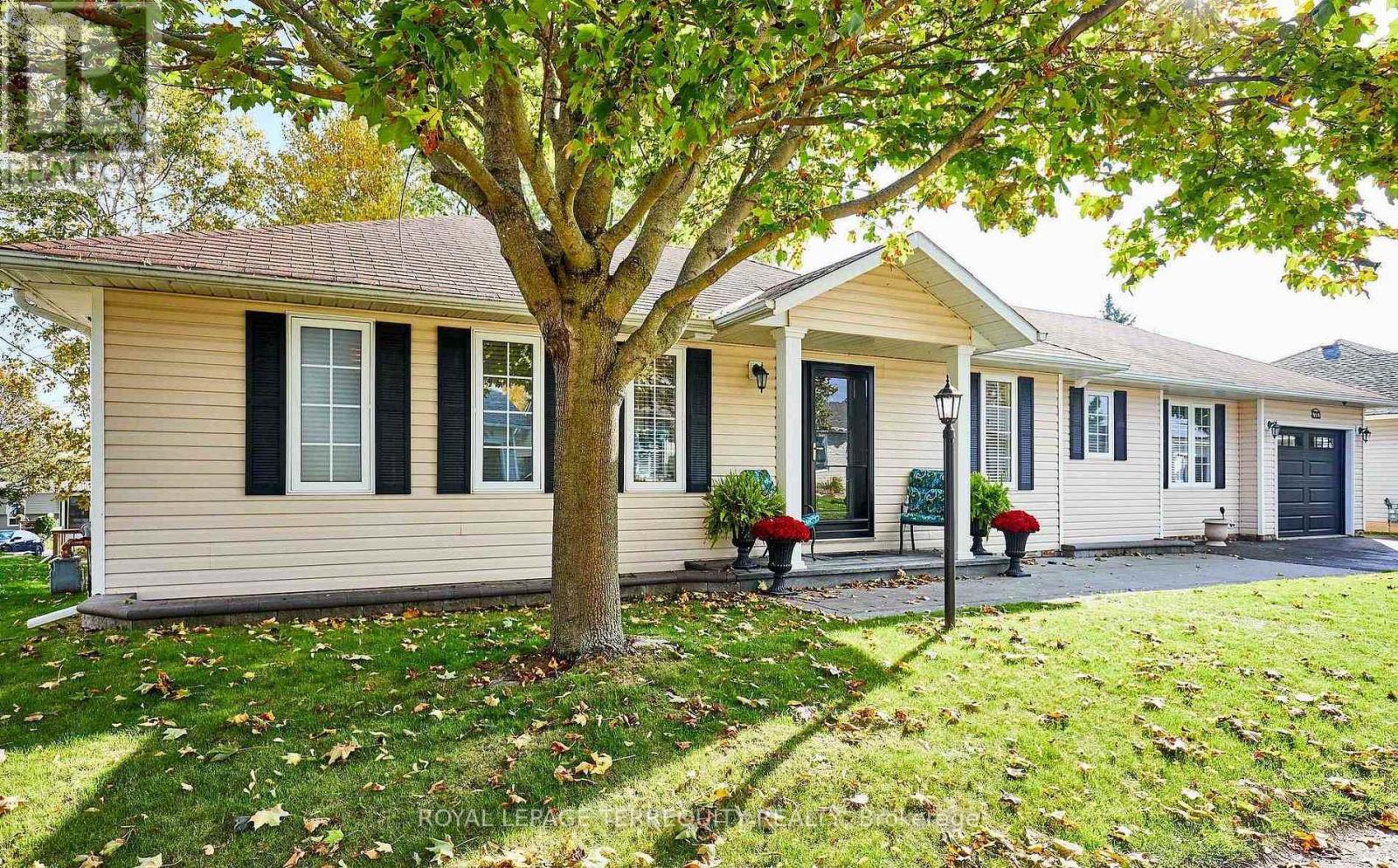 91a Wilmot Trail, Clarington, Ontario  L1B 1B8 - Photo 2 - E13054108