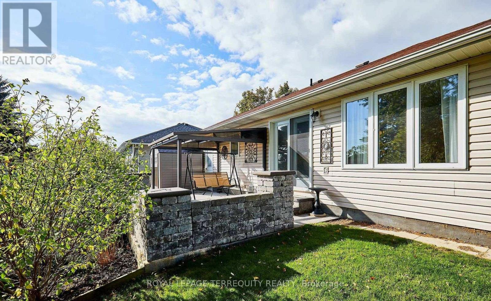 91a Wilmot Trail, Clarington, Ontario  L1B 1B8 - Photo 4 - E13054108