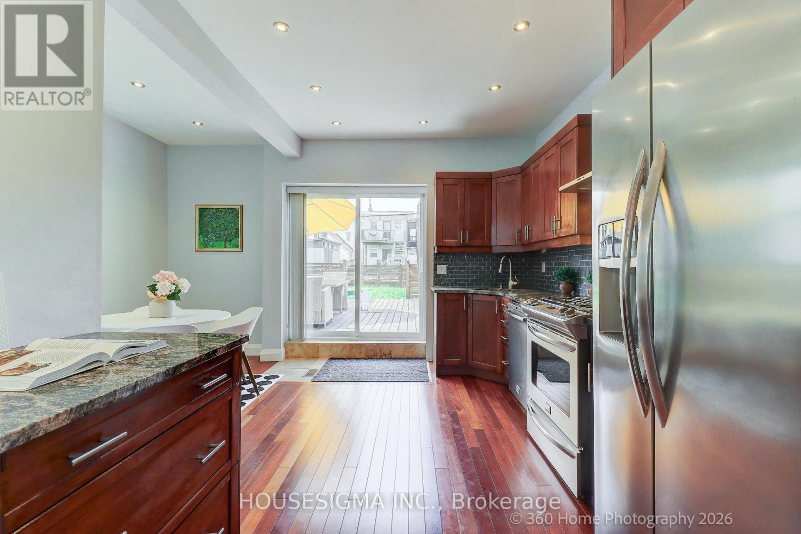 82 Redwood Avenue, Toronto, Ontario  M4L 2S6 - Photo 13 - E13054256