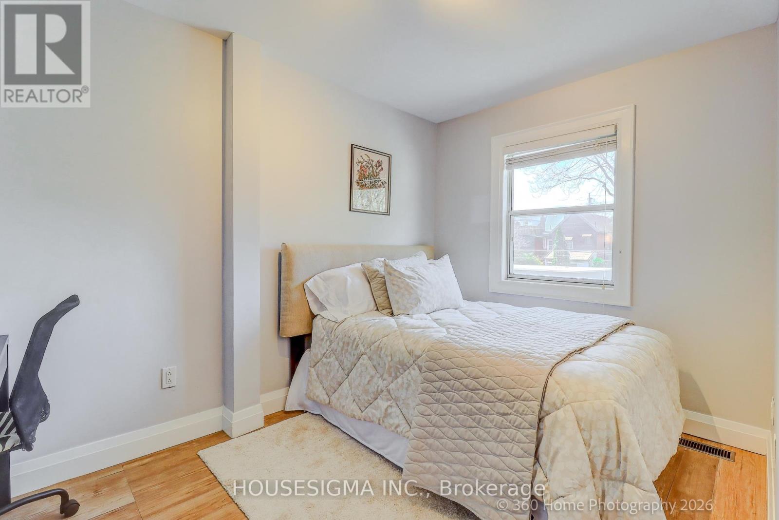 82 Redwood Avenue, Toronto, Ontario  M4L 2S6 - Photo 18 - E13054256