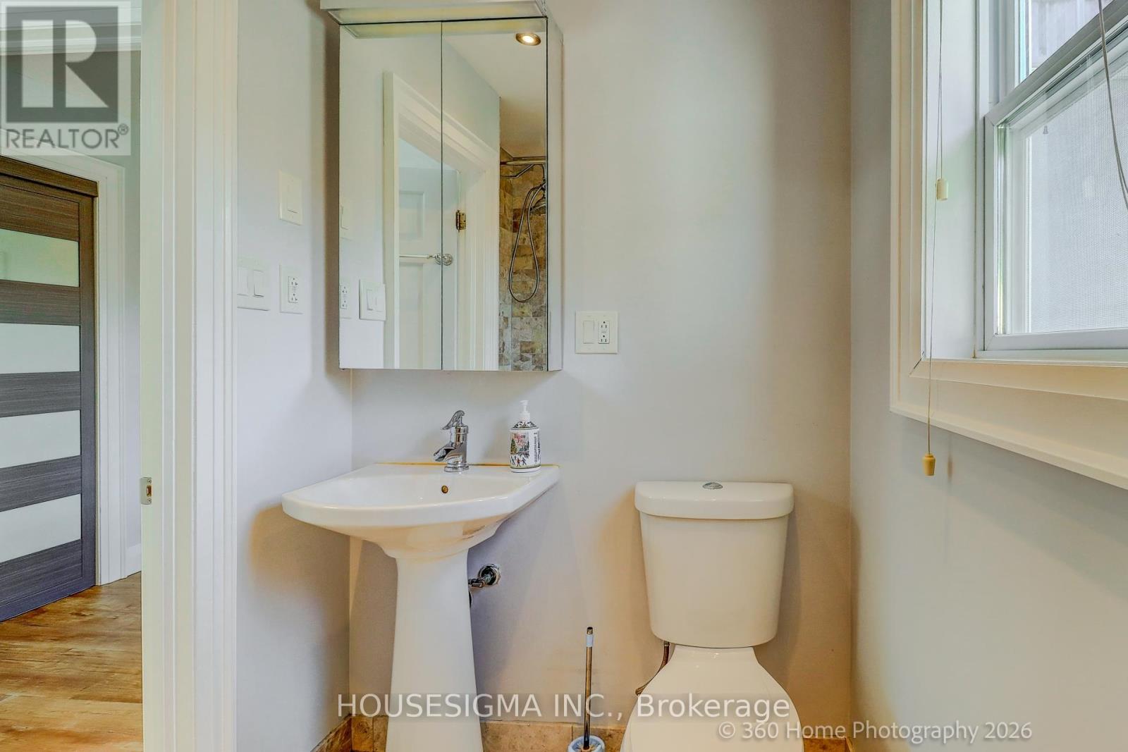 82 Redwood Avenue, Toronto, Ontario  M4L 2S6 - Photo 21 - E13054256