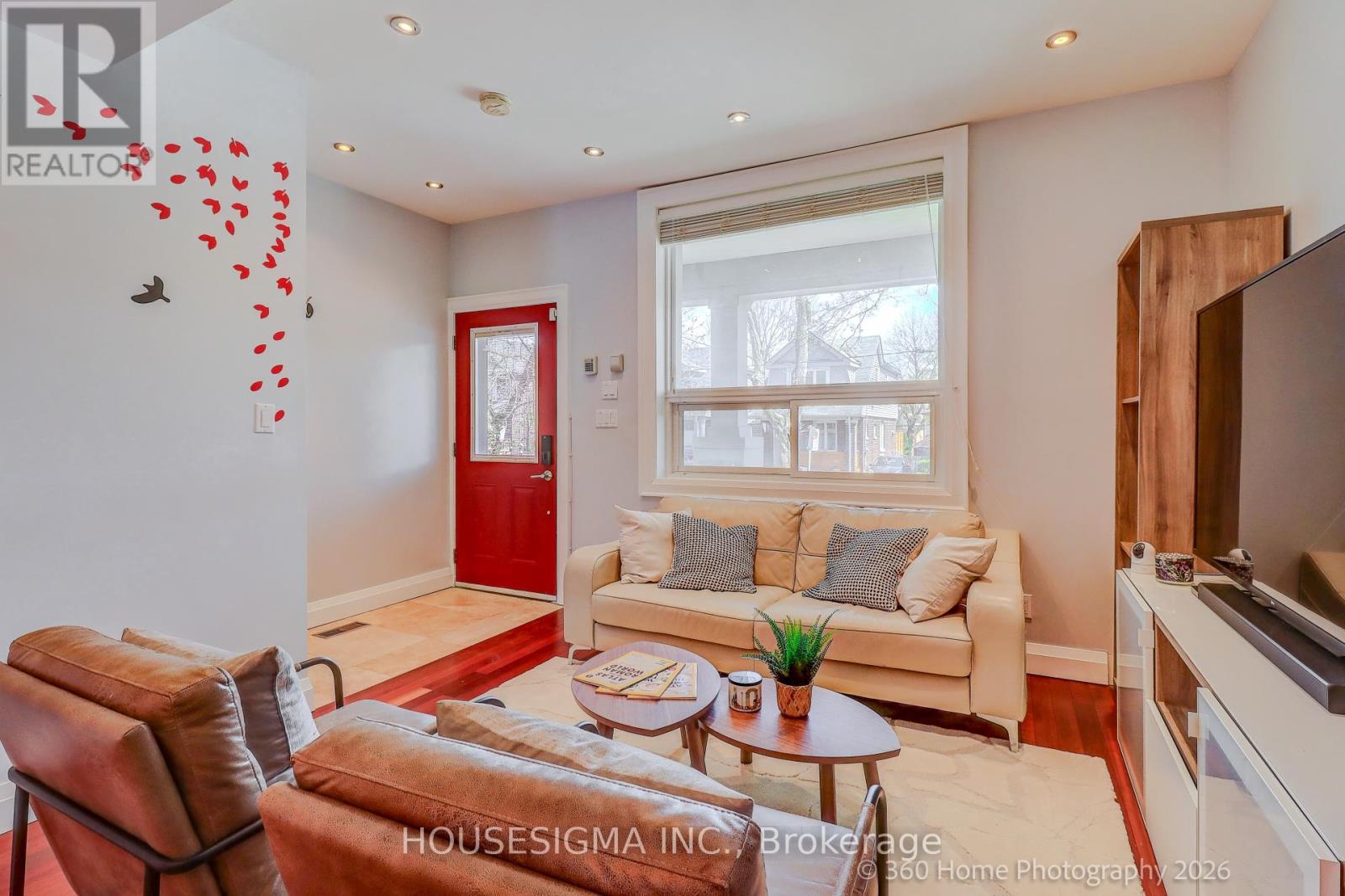 82 Redwood Avenue, Toronto, Ontario  M4L 2S6 - Photo 4 - E13054256