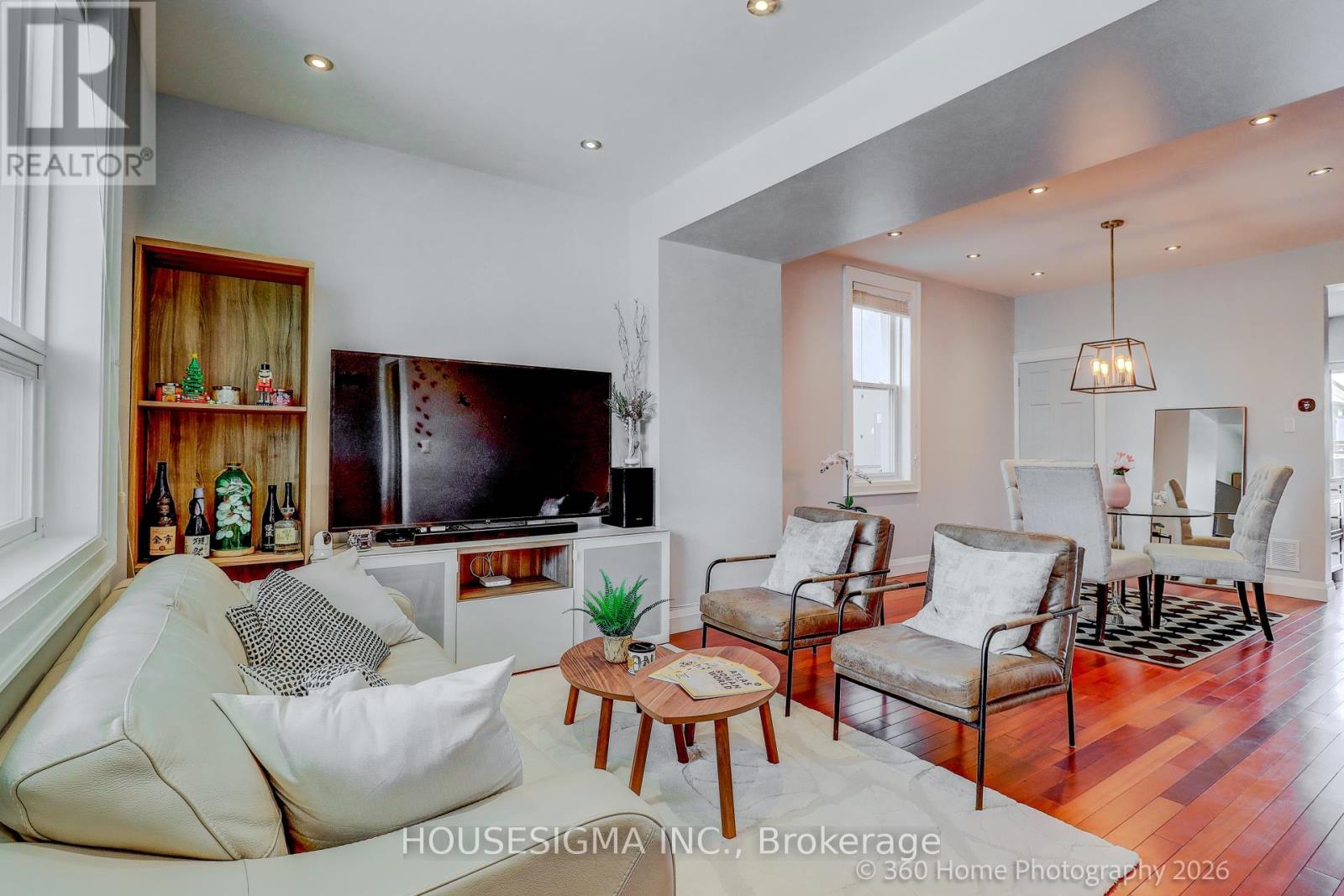 82 Redwood Avenue, Toronto, Ontario  M4L 2S6 - Photo 6 - E13054256