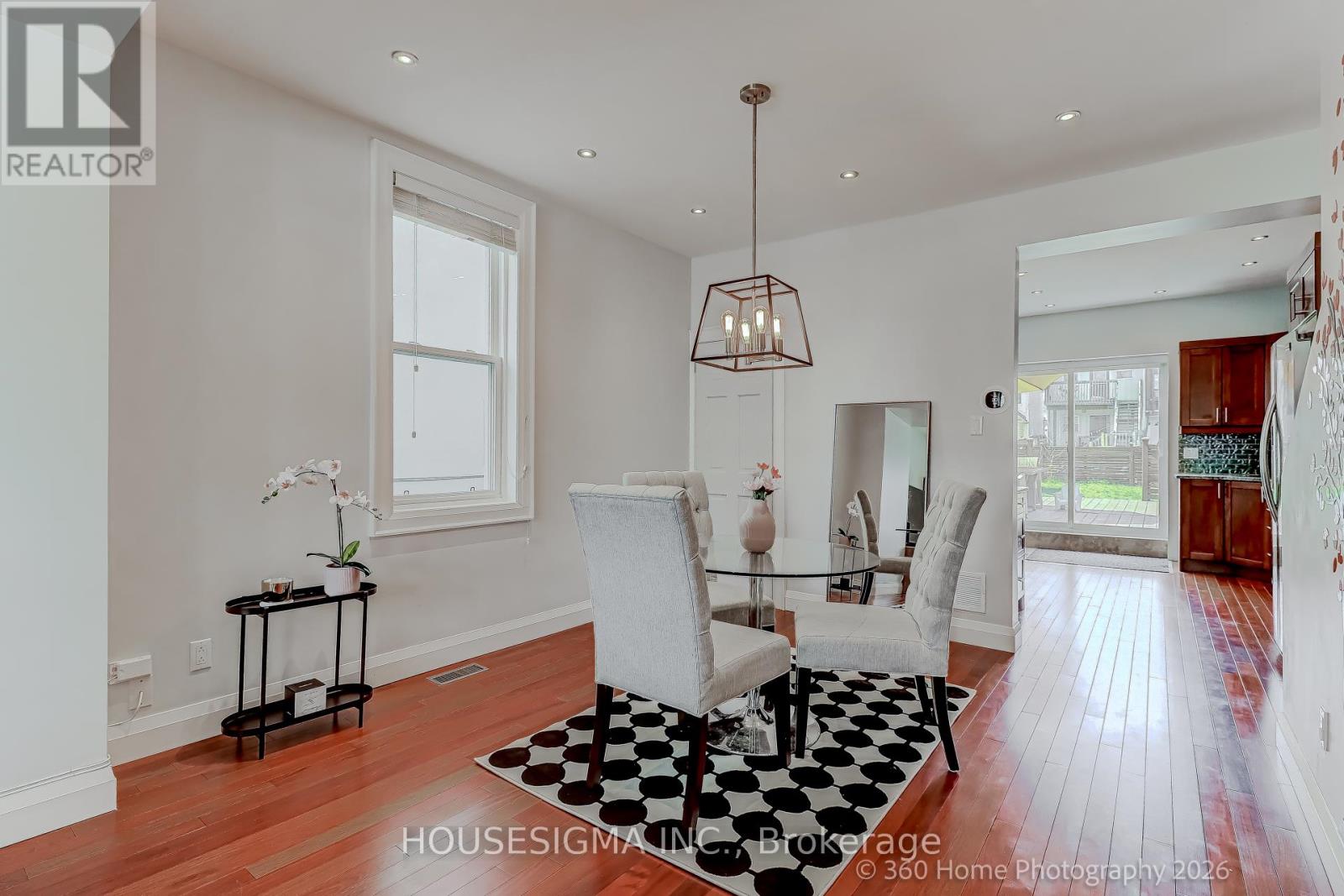 82 Redwood Avenue, Toronto, Ontario  M4L 2S6 - Photo 7 - E13054256