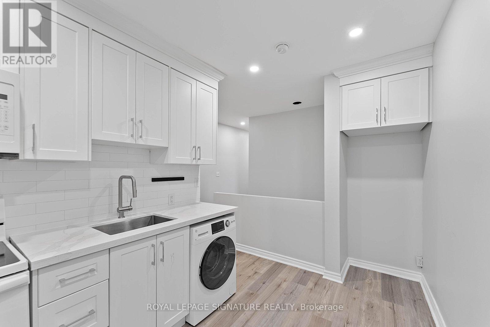 2 - 233 Greenwood Avenue, Toronto, Ontario  M4L 2R4 - Photo 2 - E13054274