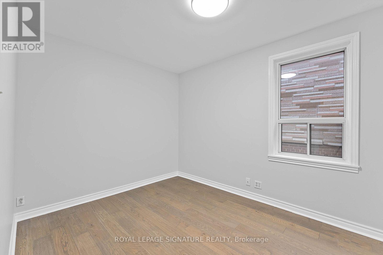 2 - 233 Greenwood Avenue, Toronto, Ontario  M4L 2R4 - Photo 7 - E13054274