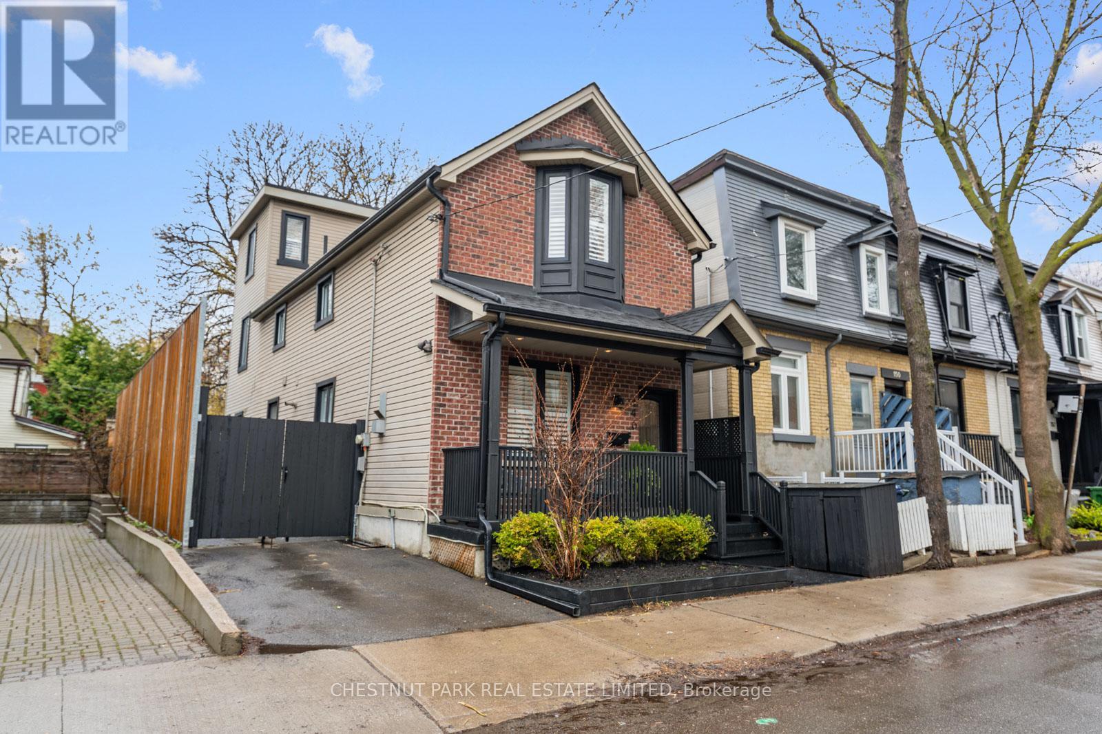 146 BOULTON AVENUE, Toronto, Ontario