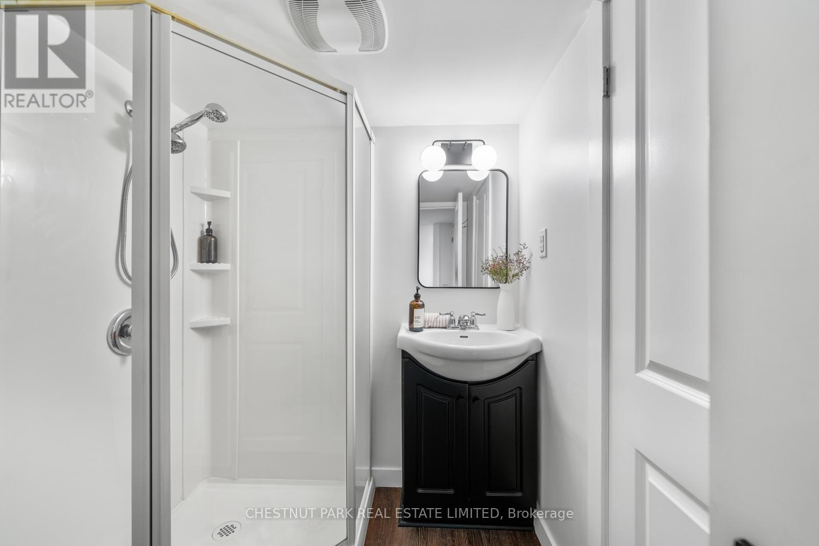 146 Boulton Avenue, Toronto, Ontario  M4M 2J7 - Photo 36 - E13054298