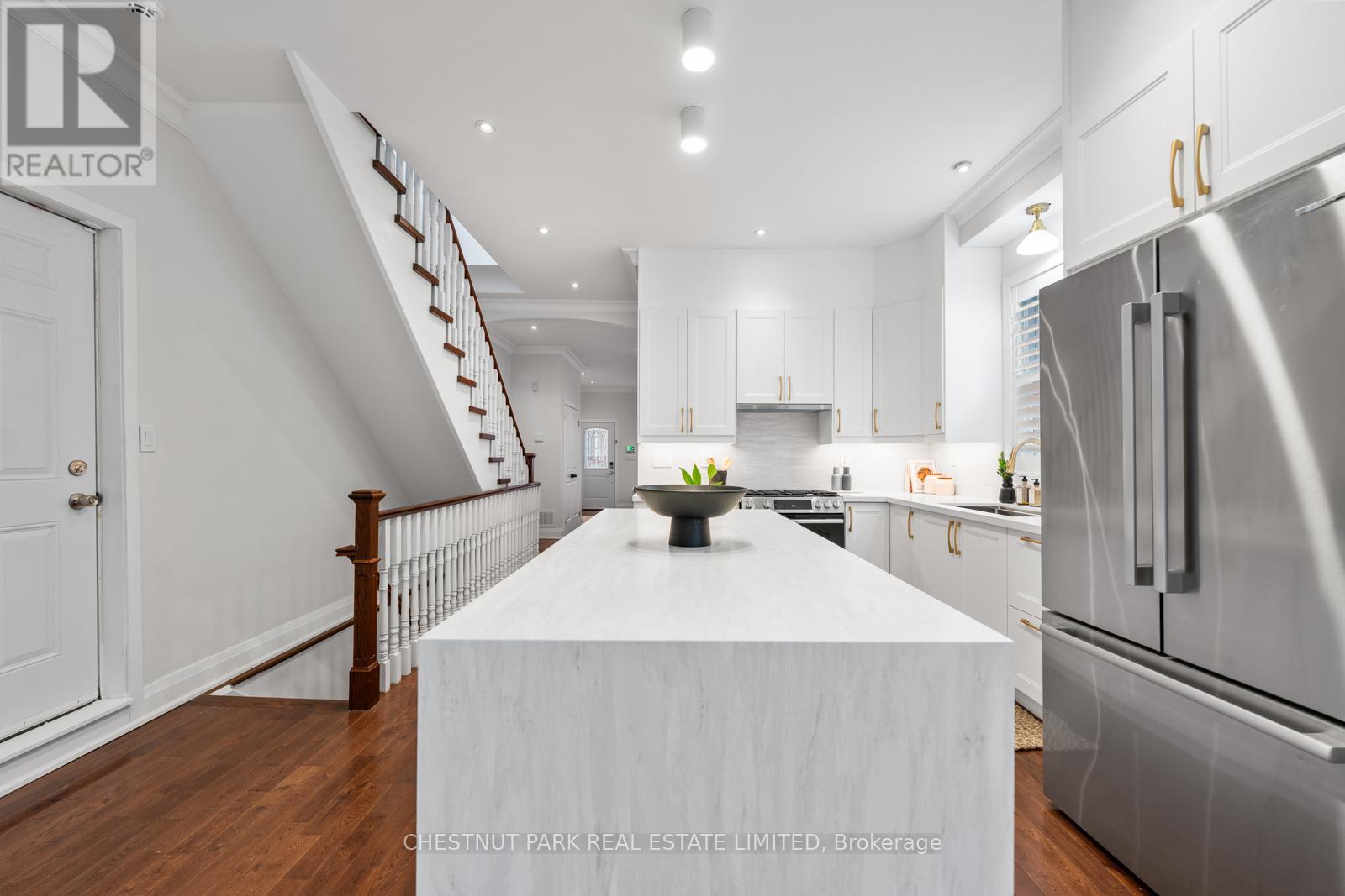 146 Boulton Avenue, Toronto, Ontario  M4M 2J7 - Photo 8 - E13054298