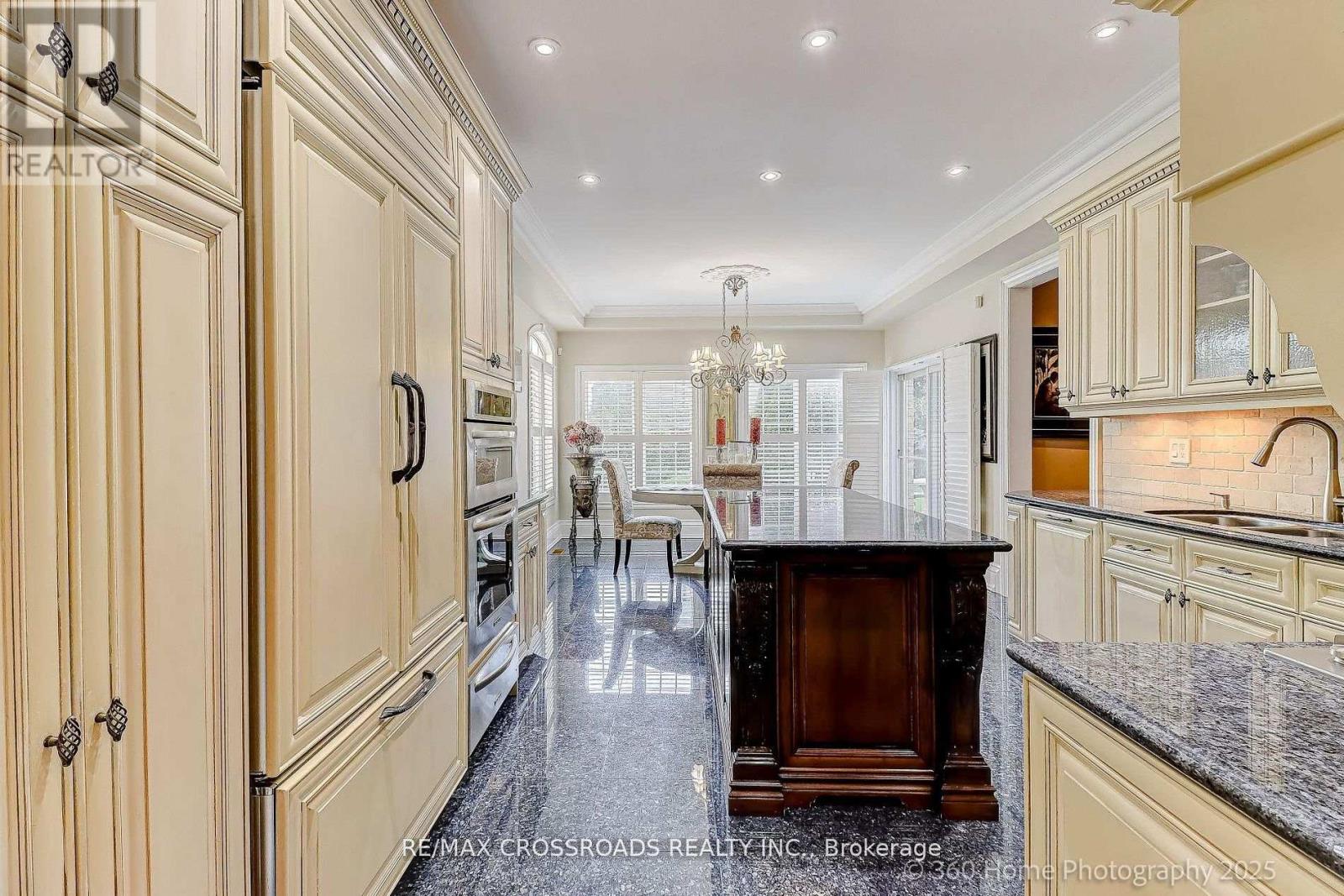 2 Mumberson Court, Markham, Ontario  L6C 1Y4 - Photo 9 - N13054082