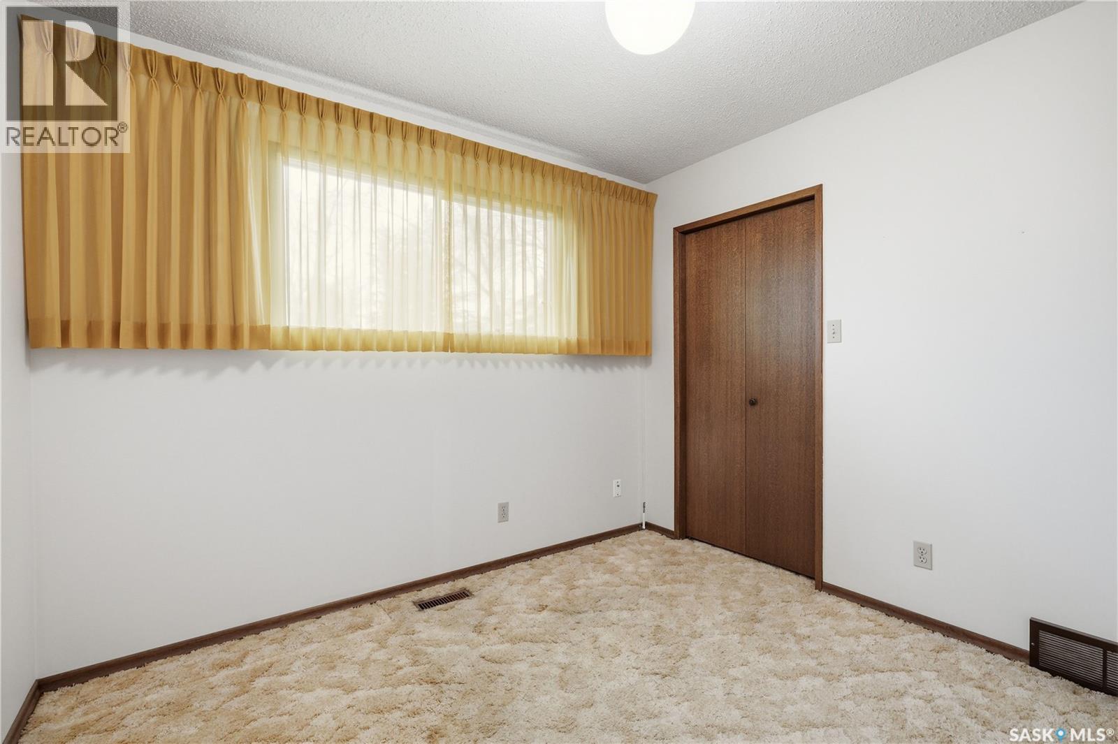 203 Huron Court, Saskatoon, Saskatchewan  S7K 4E9 - Photo 15 - SK034132