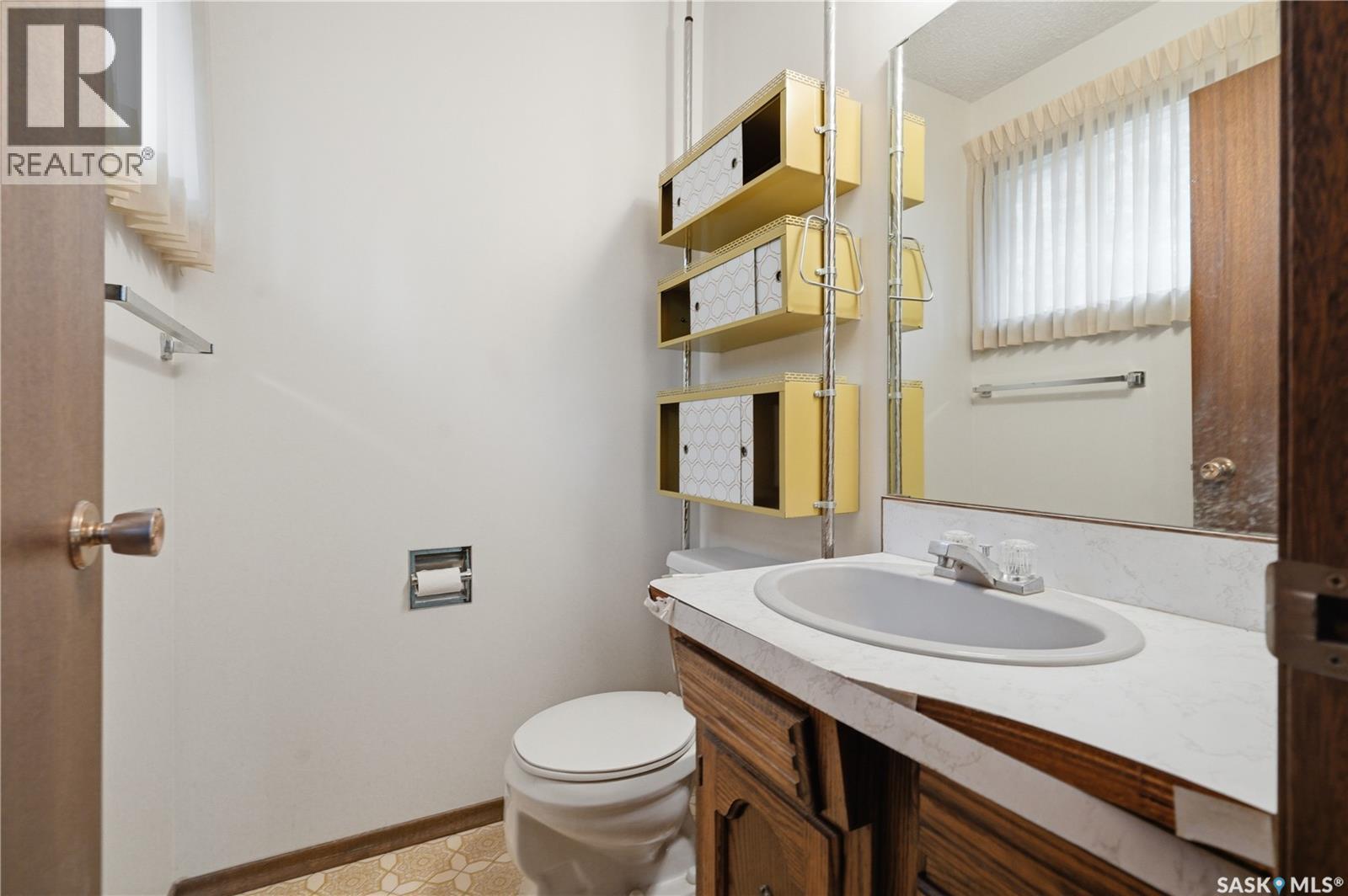 203 Huron Court, Saskatoon, Saskatchewan  S7K 4E9 - Photo 21 - SK034132