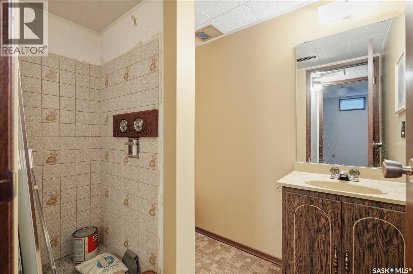 203 Huron Court, Saskatoon, Saskatchewan  S7K 4E9 - Photo 32 - SK034132