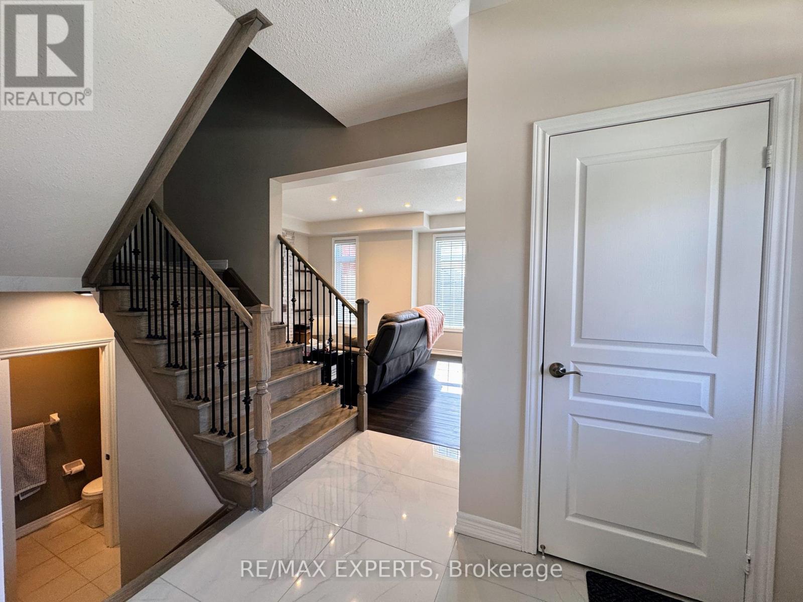 41 Beechborough Crescent, East Gwillimbury, Ontario  L9N 0P1 - Photo 5 - N13052000