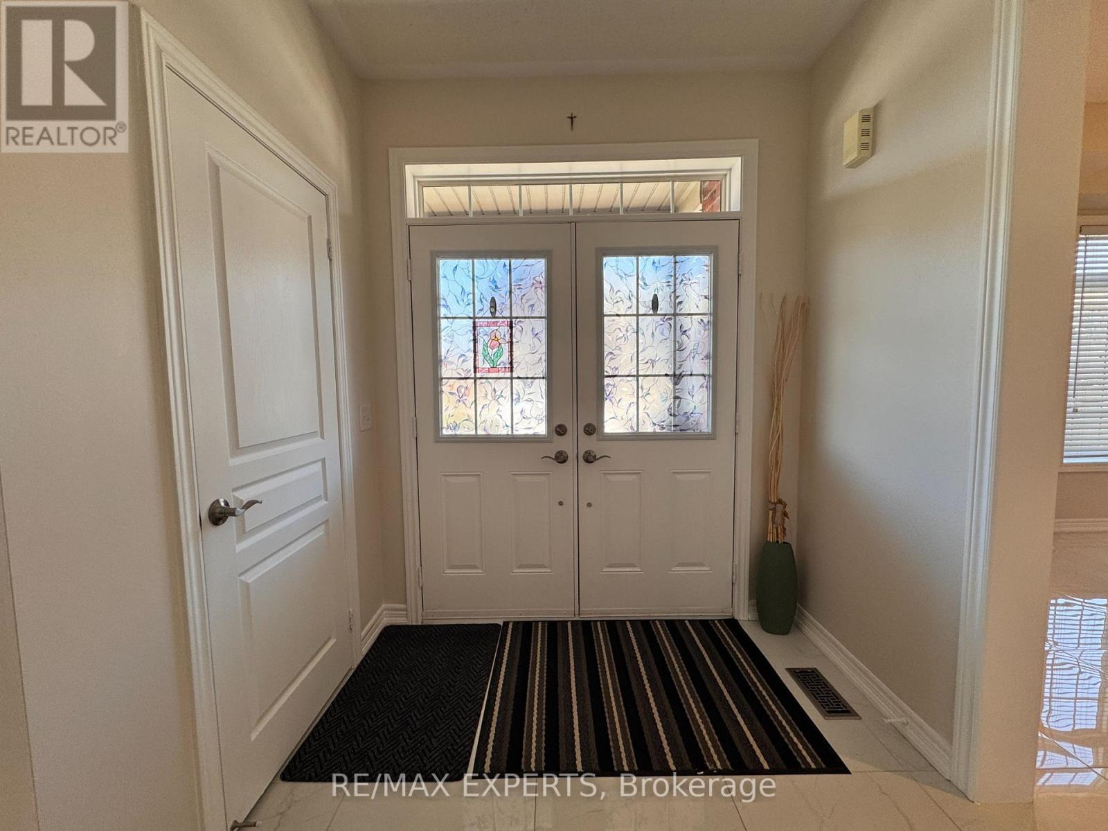 41 Beechborough Crescent, East Gwillimbury, Ontario  L9N 0P1 - Photo 4 - N13052000