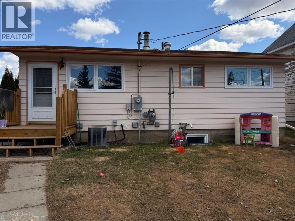 122 Main Street, Lashburn, Saskatchewan  S0M 1H0 - Photo 4 - A2305837