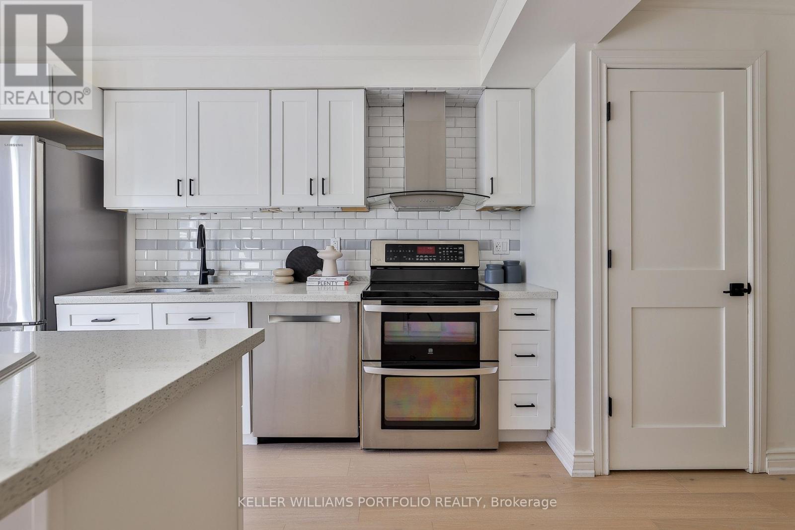 63 Hounslow Heath Road, Toronto, Ontario  M6N 1G7 - Photo 11 - W13054052