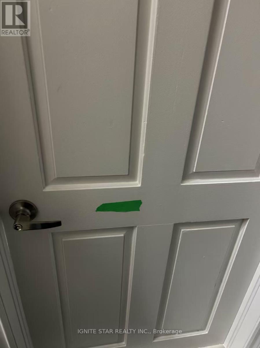 2599 Ambercroft Drive, Mississauga, Ontario  L5M 4K5 - Photo 12 - W13054074