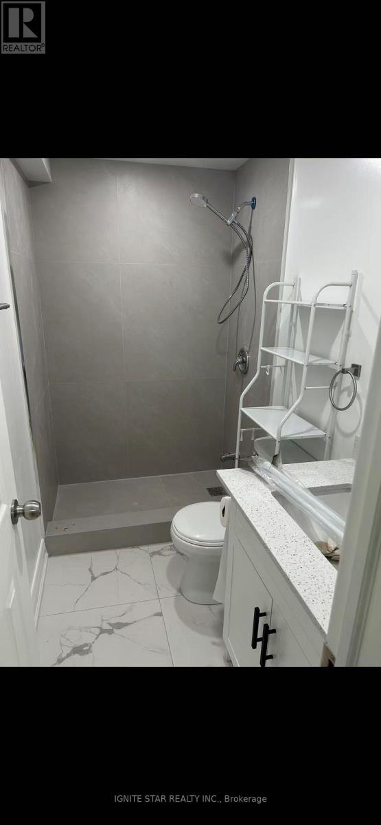 2599 Ambercroft Drive, Mississauga, Ontario  L5M 4K5 - Photo 8 - W13054074