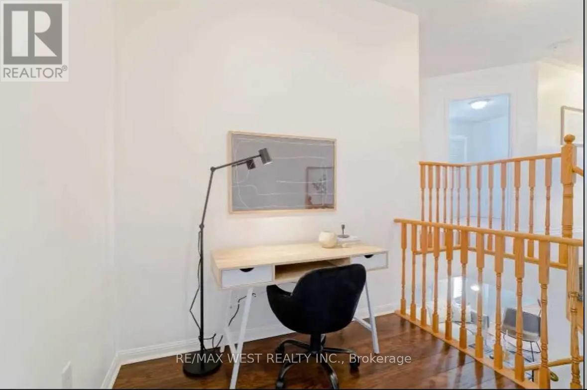 Main - 6892 Old Creditview Road, Mississauga, Ontario  L5N 8K5 - Photo 13 - W13054076