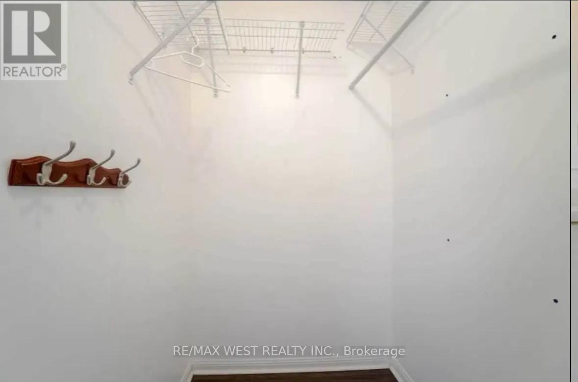 Main - 6892 Old Creditview Road, Mississauga, Ontario  L5N 8K5 - Photo 16 - W13054076