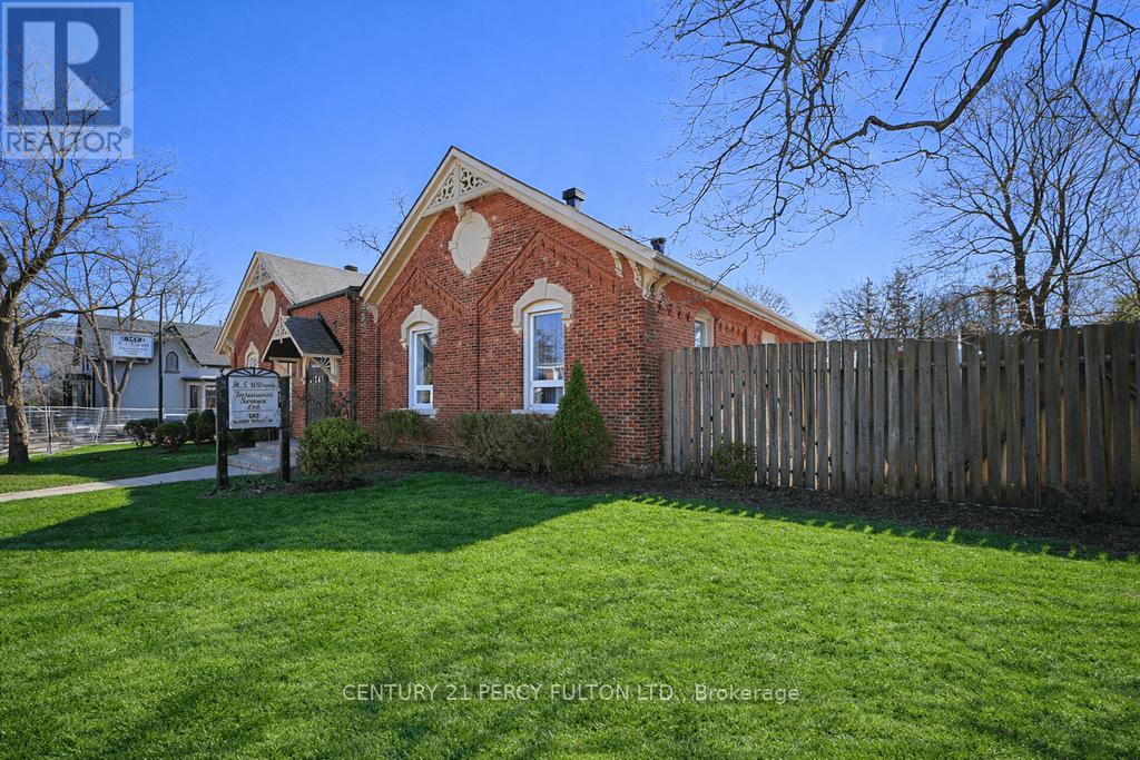 147 QUEEN STREET W, Brampton, Ontario