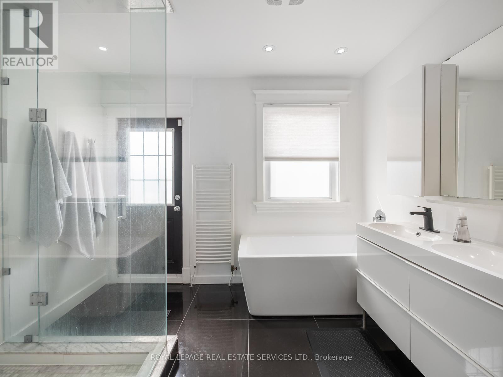 162 Medland Street, Toronto, Ontario  M6P 2N5 - Photo 21 - W13054248