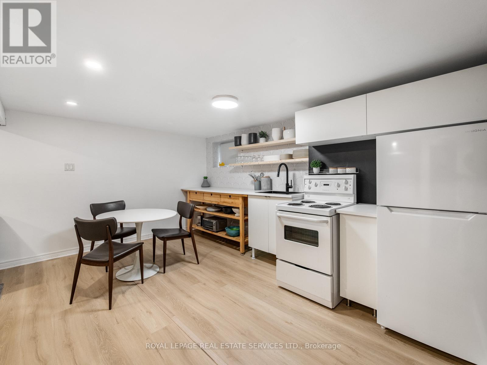 162 Medland Street, Toronto, Ontario  M6P 2N5 - Photo 31 - W13054248