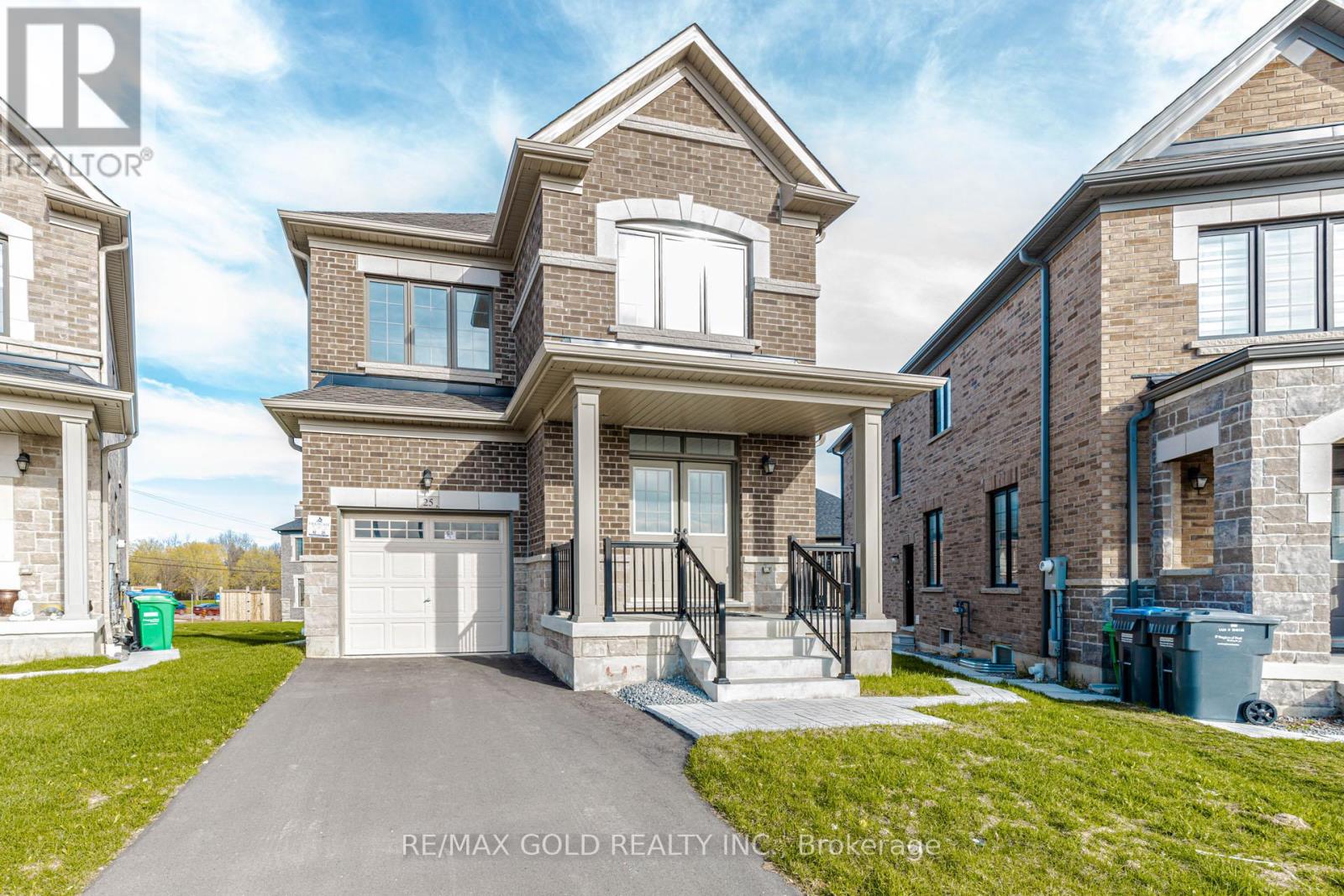 25 Sapwood Crescent, Brampton, Ontario  L6Z 0K8 - Photo 2 - W13054258