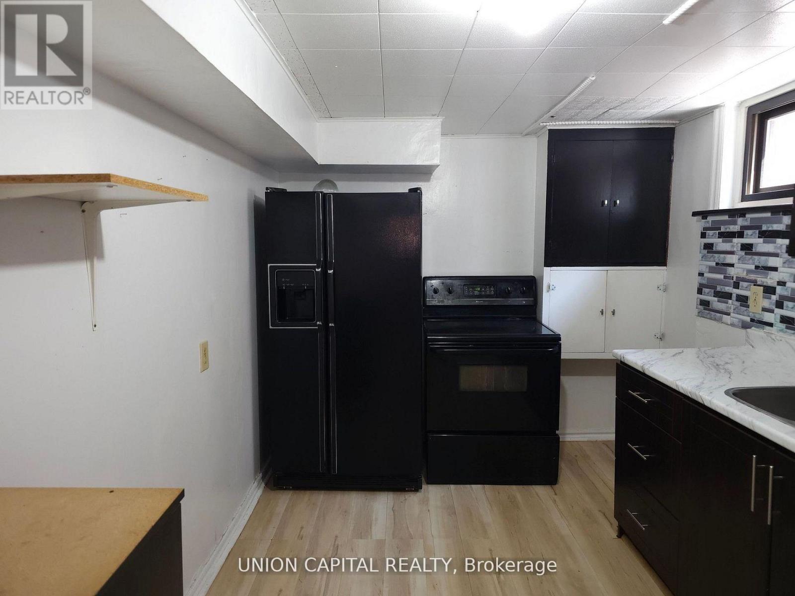 6 Galewood Drive, Toronto, Ontario  M9N 3L7 - Photo 7 - W13054266