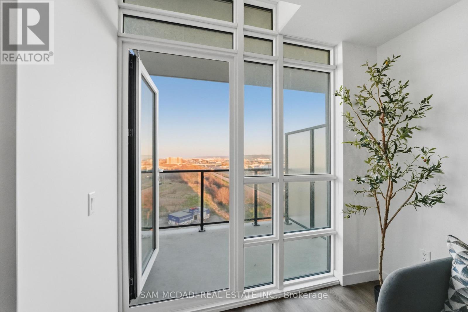 1012 - 461 Green Road, Hamilton, Ontario  L8E 5B4 - Photo 8 - X13054262