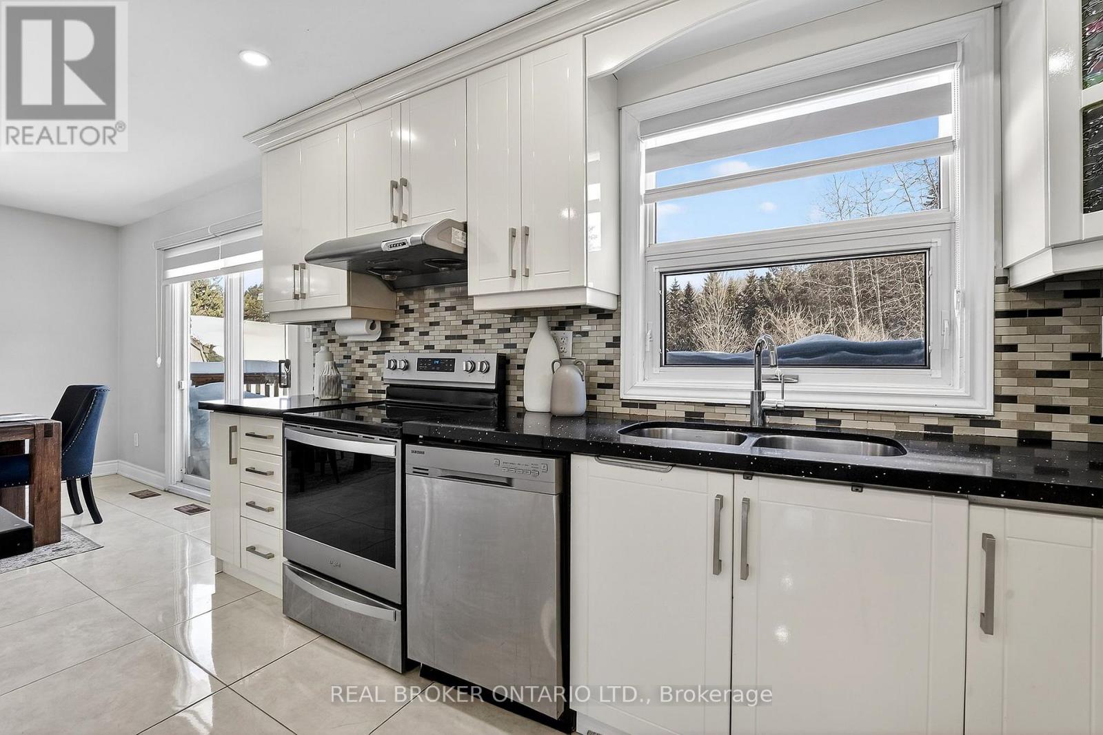 16 Old Carriage Road, East Garafraxa, Ontario  L9W 5A3 - Photo 15 - X13054316