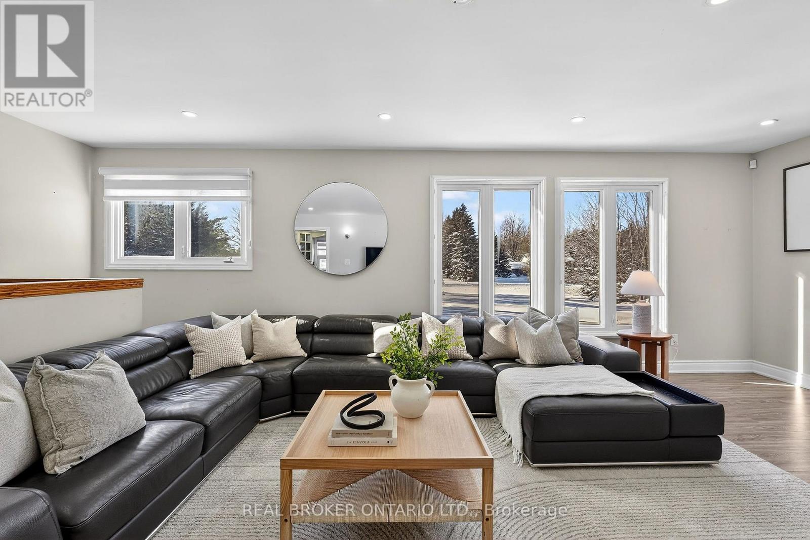 16 Old Carriage Road, East Garafraxa, Ontario  L9W 5A3 - Photo 8 - X13054316