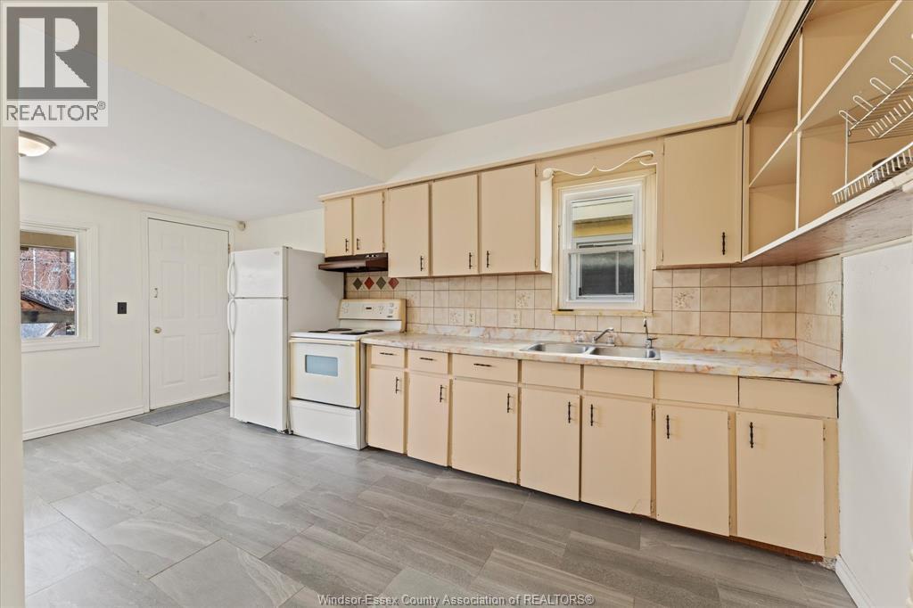 1031 Louis Ave, Windsor, Ontario  N9A 1Y1 - Photo 11 - 26009437