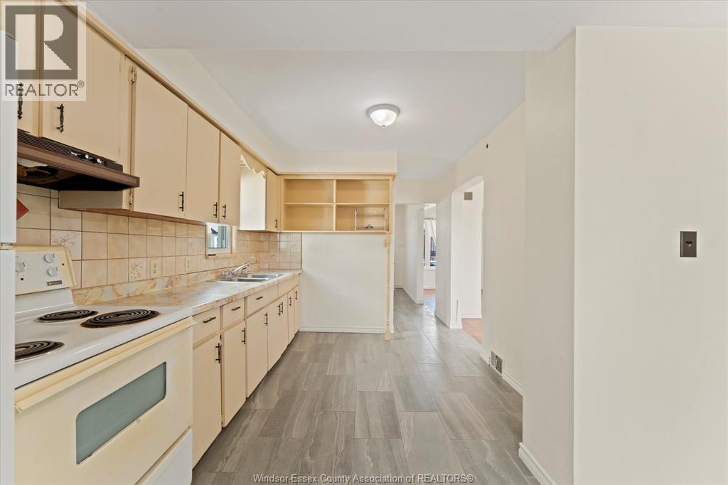 1031 Louis Ave, Windsor, Ontario  N9A 1Y1 - Photo 13 - 26009437