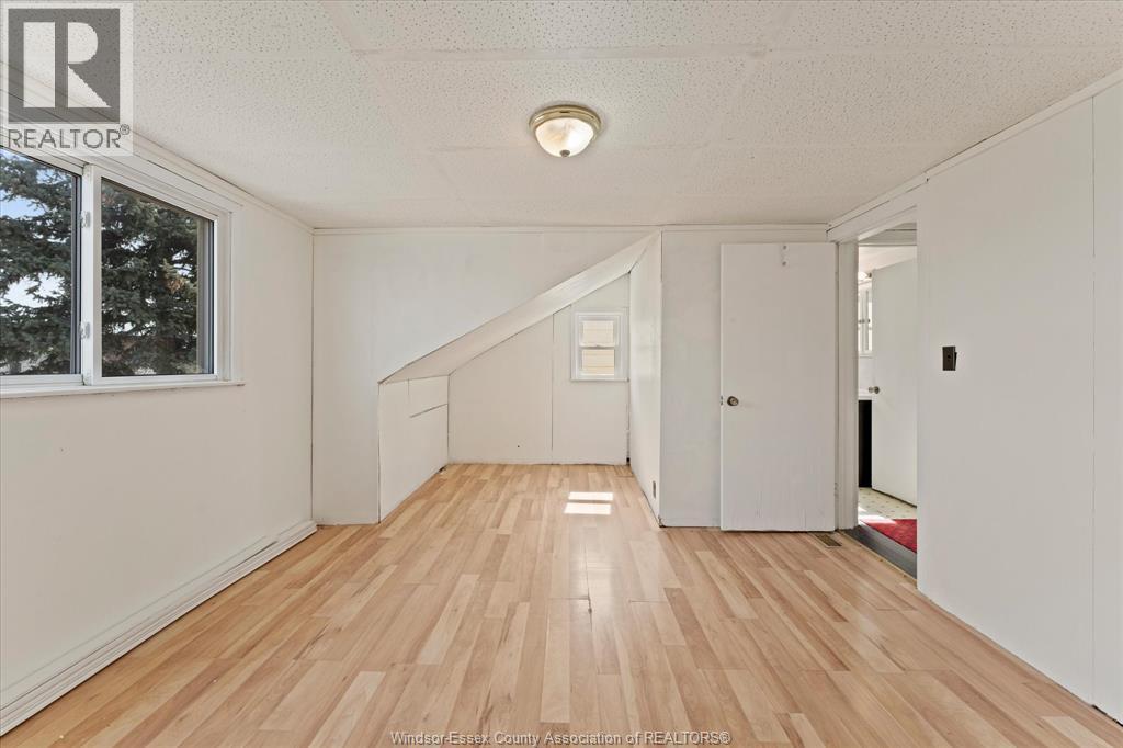 1031 Louis Ave, Windsor, Ontario  N9A 1Y1 - Photo 16 - 26009437