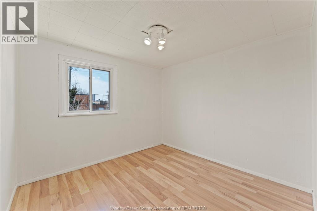 1031 Louis Ave, Windsor, Ontario  N9A 1Y1 - Photo 17 - 26009437