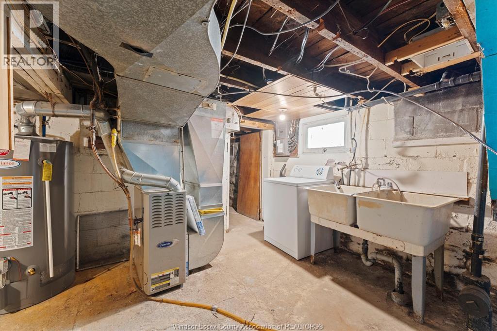 1031 Louis Ave, Windsor, Ontario  N9A 1Y1 - Photo 21 - 26009437