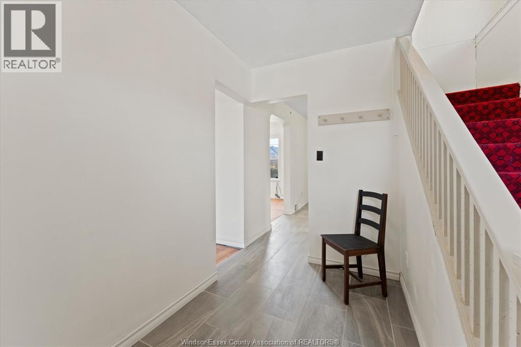1031 Louis Ave, Windsor, Ontario  N9A 1Y1 - Photo 6 - 26009437