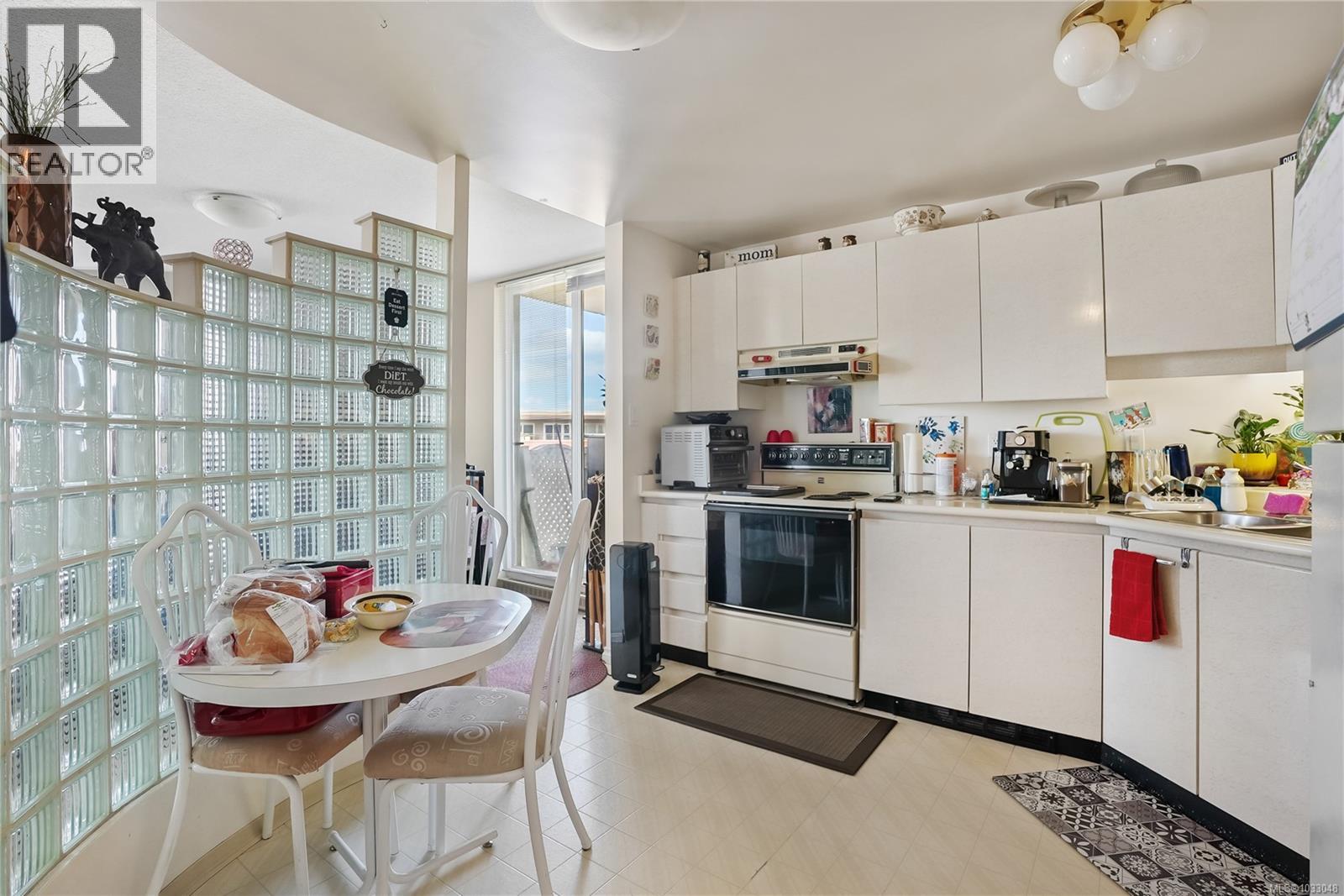 501 1015 Pandora Ave, Victoria, British Columbia  V8V 3P6 - Photo 9 - 1033048