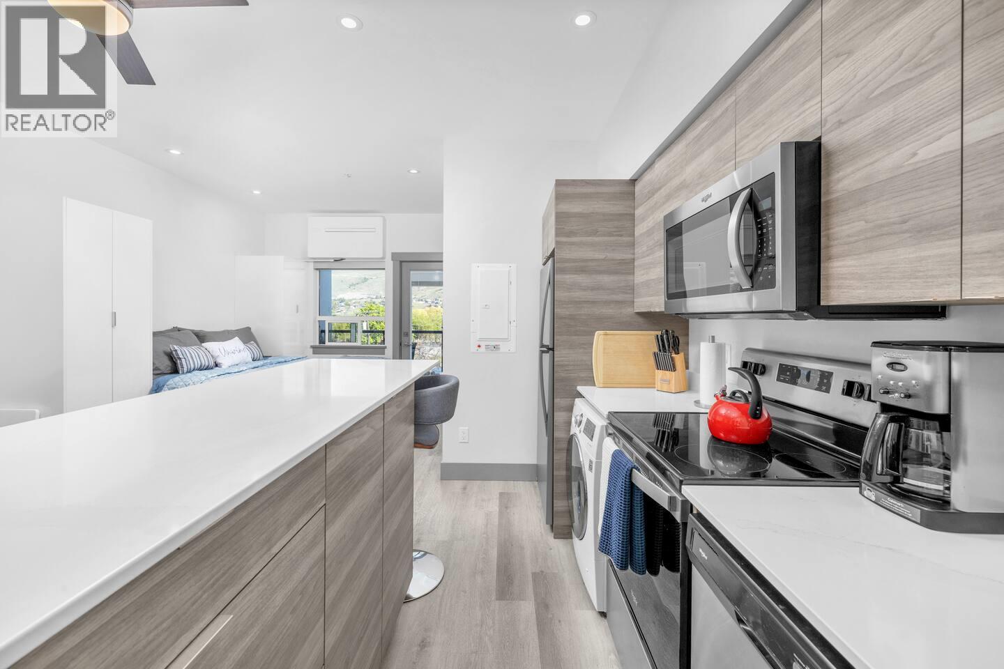 2555 Lakeshore Road Unit# 406, Vernon, British Columbia  V1H 1M9 - Photo 3 - 10385204