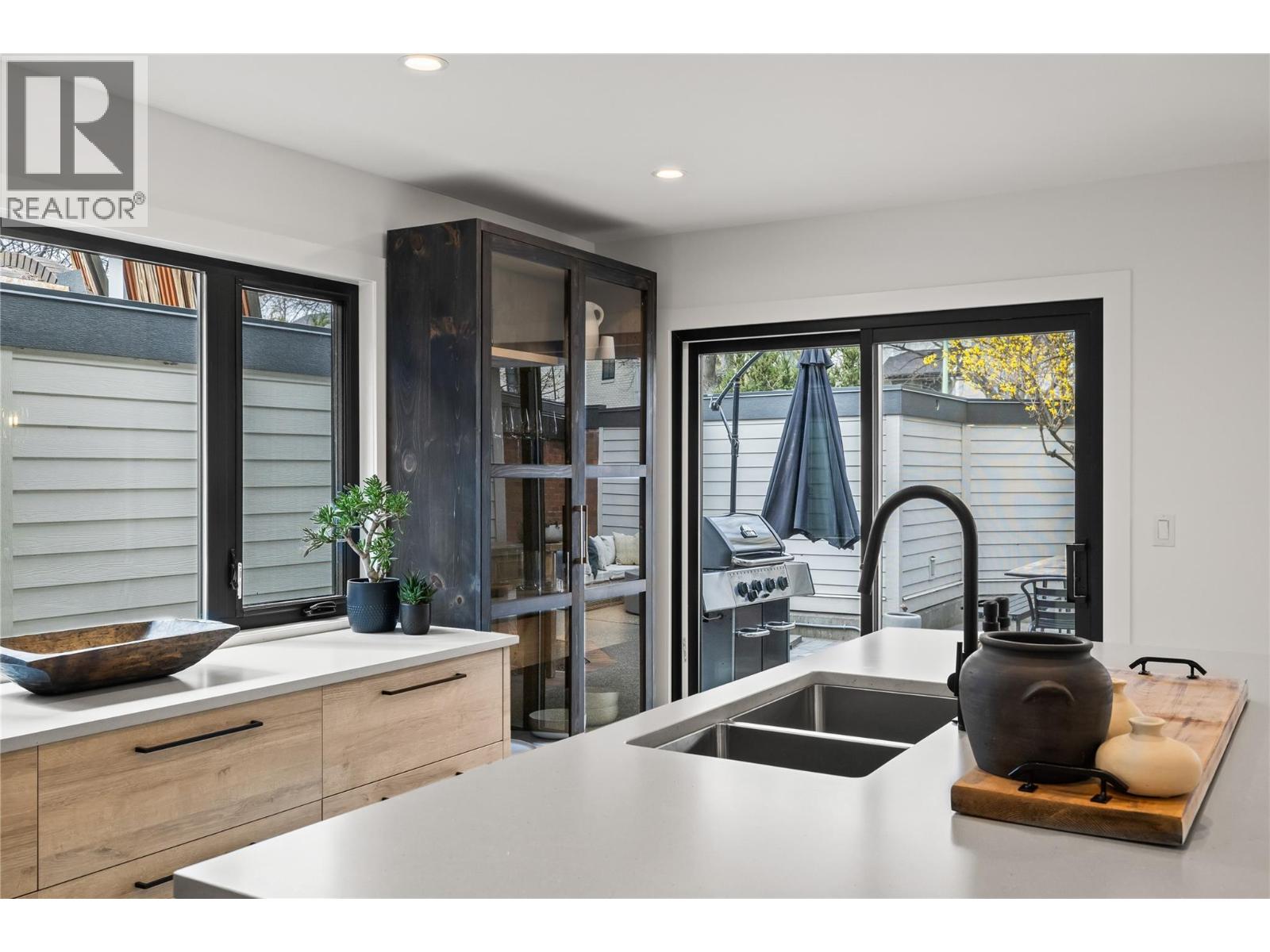 2831 Abbott Street, Kelowna, British Columbia  V1Y 1G5 - Photo 10 - 10384993