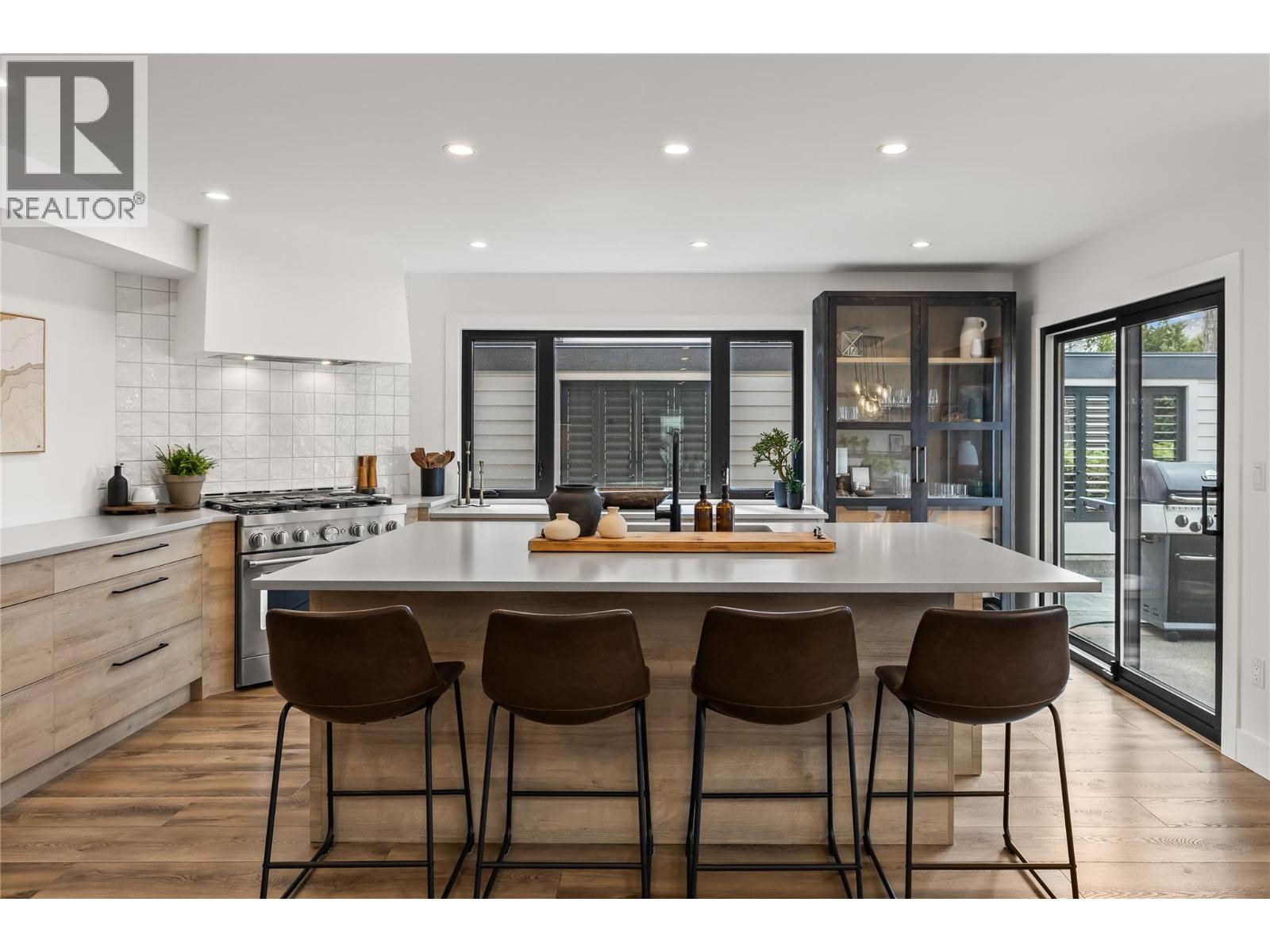 2831 Abbott Street, Kelowna, British Columbia  V1Y 1G5 - Photo 6 - 10384993