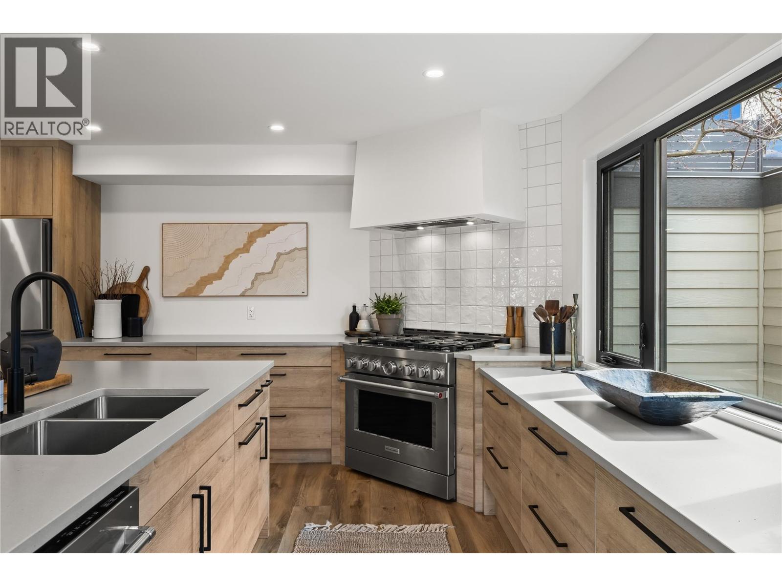 2831 Abbott Street, Kelowna, British Columbia  V1Y 1G5 - Photo 8 - 10384993