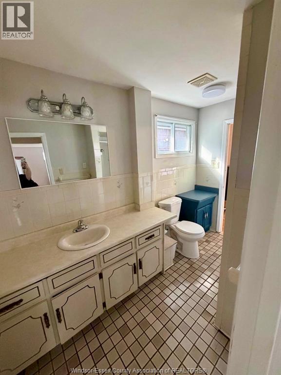 745 Cataraqui, Windsor, Ontario  N9A 3P3 - Photo 8 - 26009444