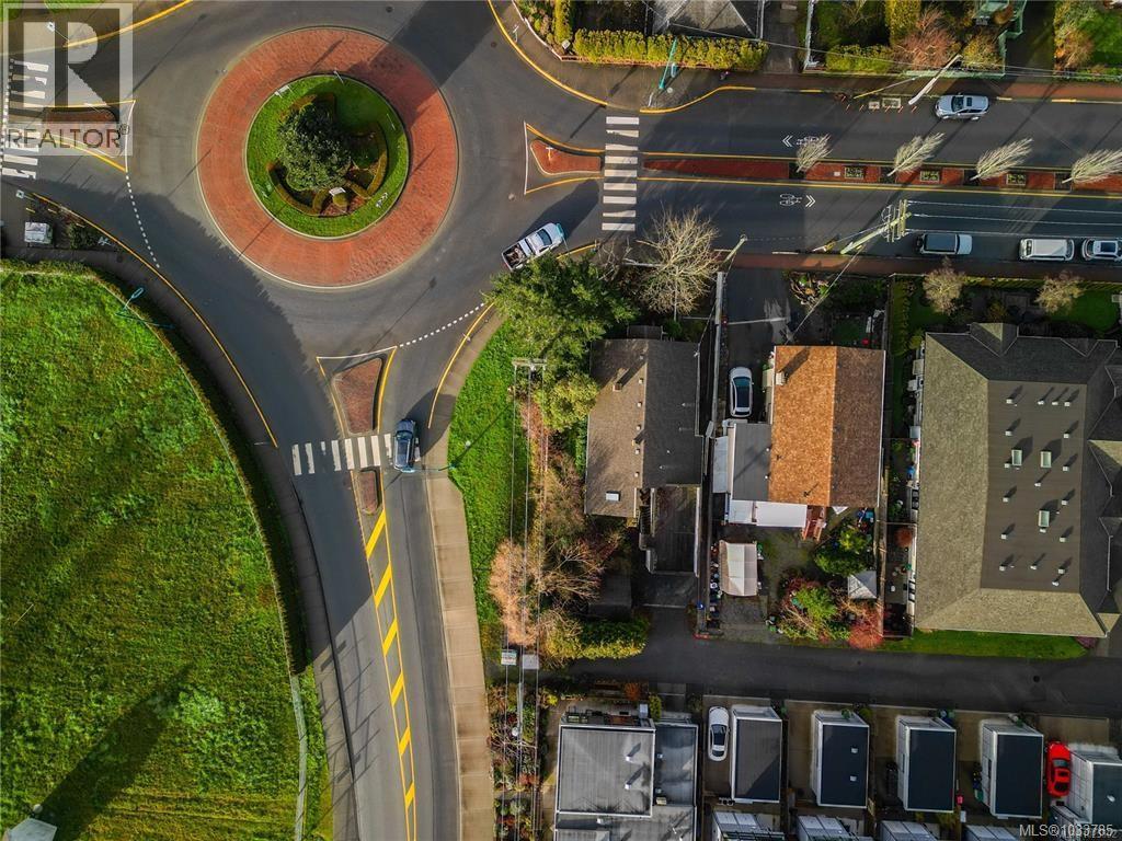 9601 Fifth St, Sidney, British Columbia  V8L 2W7 - Photo 8 - 1033785