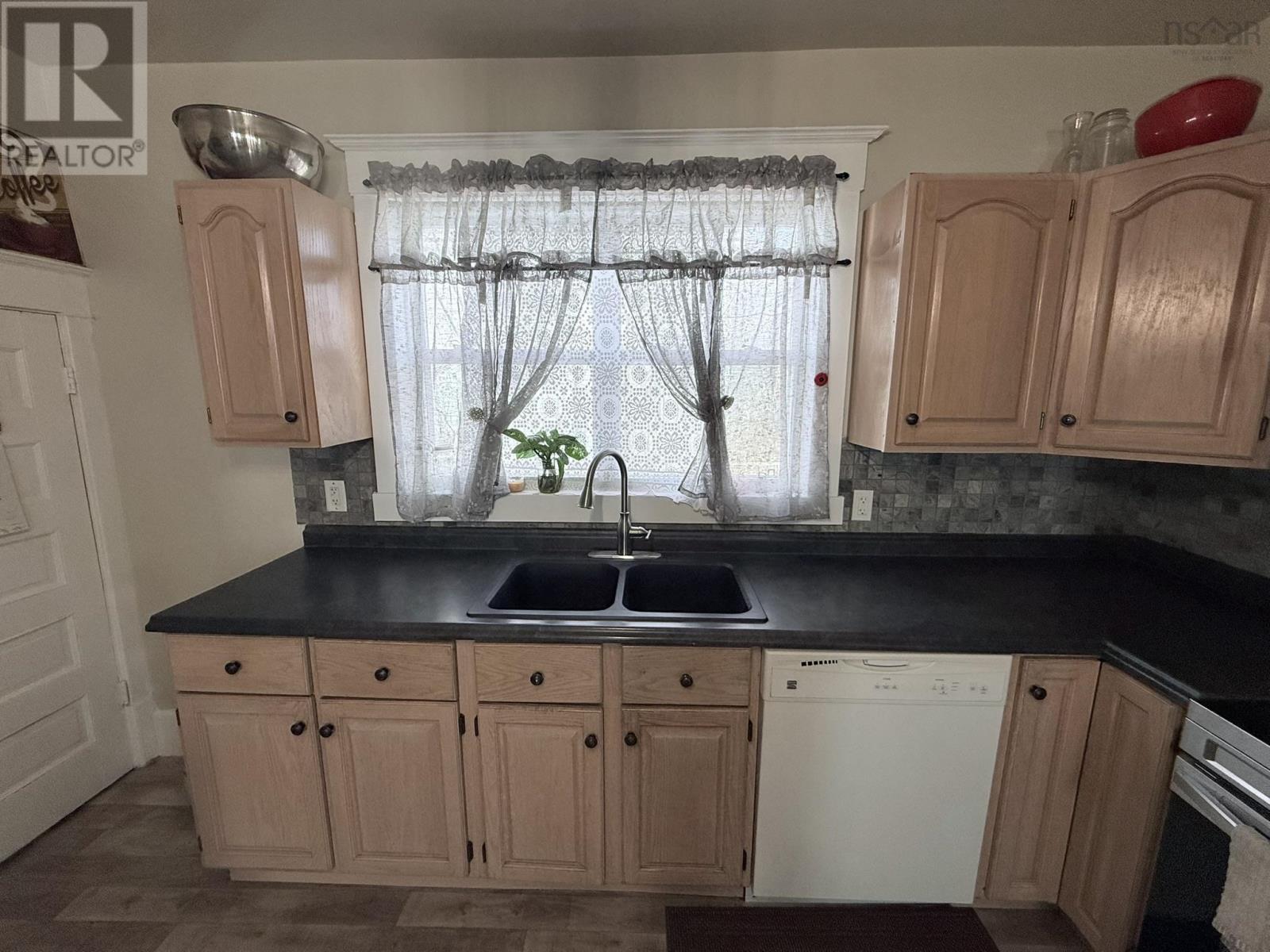 232 Brunswick Street, Truro, Nova Scotia  B2N 2J1 - Photo 16 - 202605454