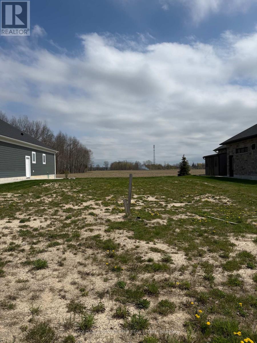 79 DEERFIELD ROAD, South Huron, Ontario